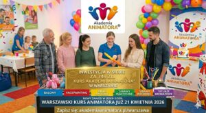 Profesjonalna trenerka Akademii Animatora uczy grupę dorosłych uczestników technik modelowania balonów podczas kursu stacjonarnego w Warszawie.