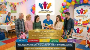 Profesjonalna trenerka Akademii Animatora uczy grupę dorosłych uczestników technik modelowania balonów podczas kursu stacjonarnego w Warszawie.