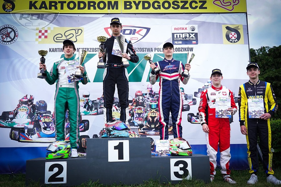 Podium Kartingowych Mistrzostw Polski 2026 w Bydgoszczy kategorii OK-N — Alex Rogowski na drugim miejscu
